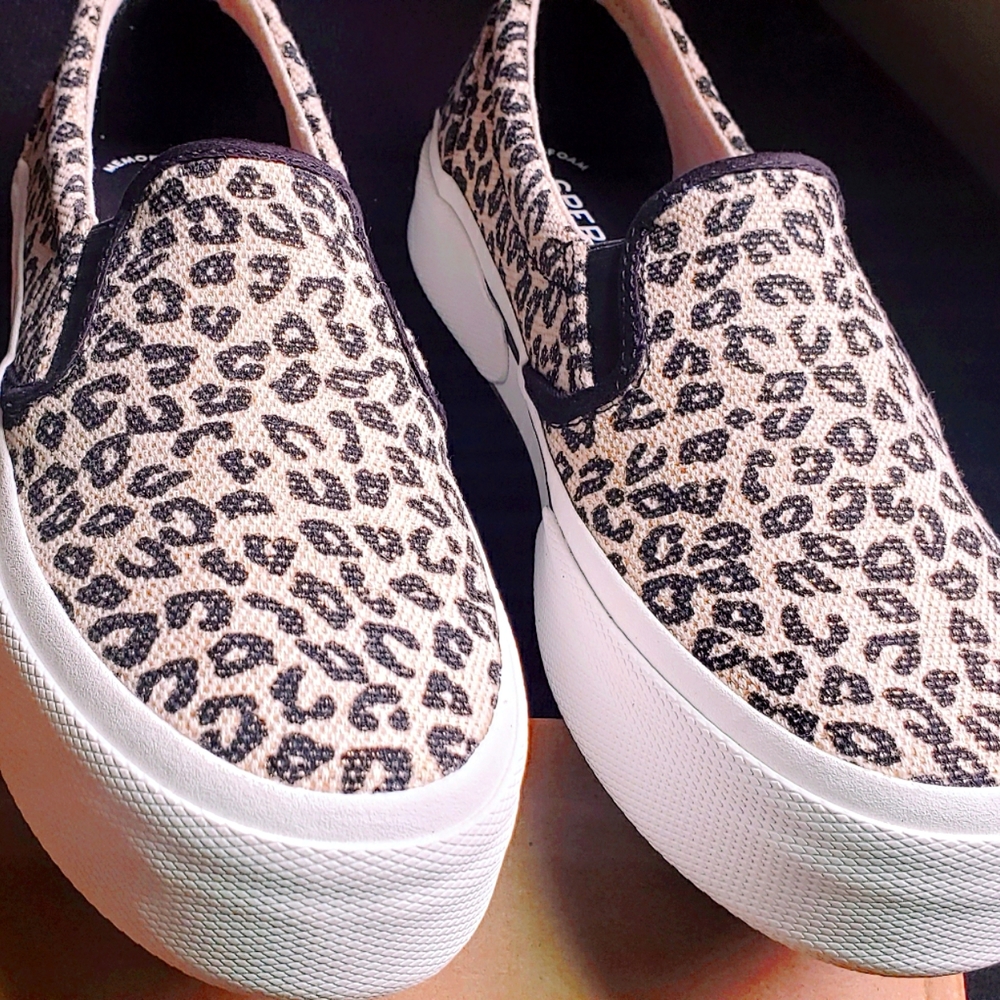 Sperry Leopard Slip Ons Women's Wave Canvas Sneaker ๐ NWT Last Pair - Picture 4 of 16